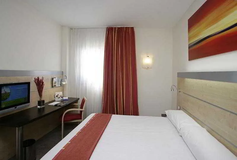 *** Hotel Holiday Inn Express Barcelona City 22@ By Ihg Spanien