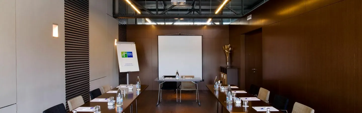 Holiday Inn Express Barcelona City 22@ By Ihg 3*,